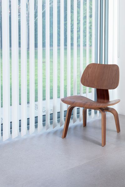 Systèmes de rideaux à bandes verticales, SG 2910, Palisade Revive, Gerrards Cross, London, United Kingdom