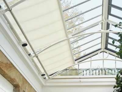 Systèmes Skylight, SG 8600, Versascreen 1-10%, The Camellia House, Wentworth, South Yorkshire, United Kingdom