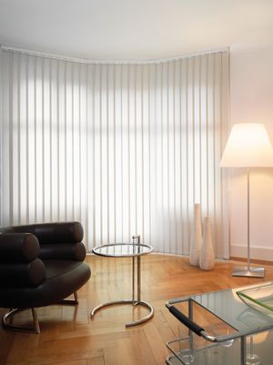 Systèmes de rideaux à bandes verticales, SG 2810, Room shot "Private Residence", Bern, Switzerland